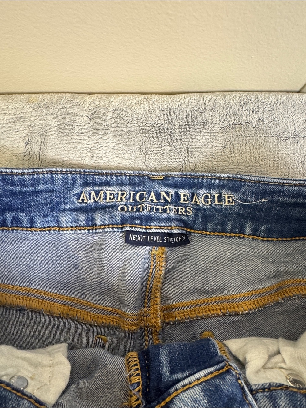 American Eagle Next Level Stretch Midi Denim Shorts - Size 6 - Picture 2 of 4